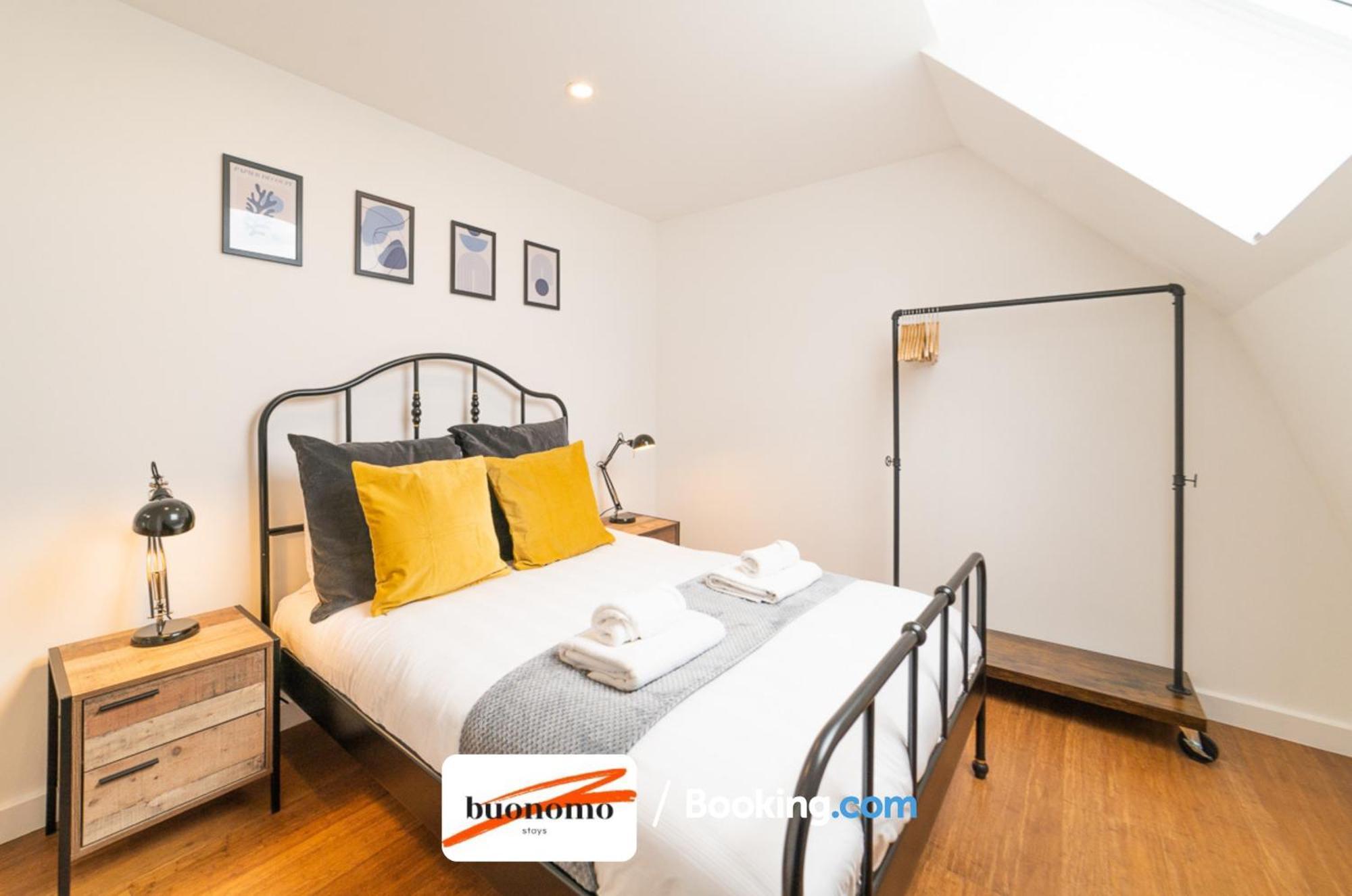 Two Bedroom Apartment At Buonomo Stays Short Lets & Serviced Accommodation Лондон Экстерьер фото