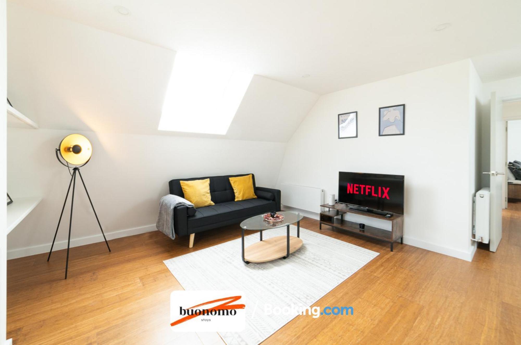 Two Bedroom Apartment At Buonomo Stays Short Lets & Serviced Accommodation Лондон Экстерьер фото
