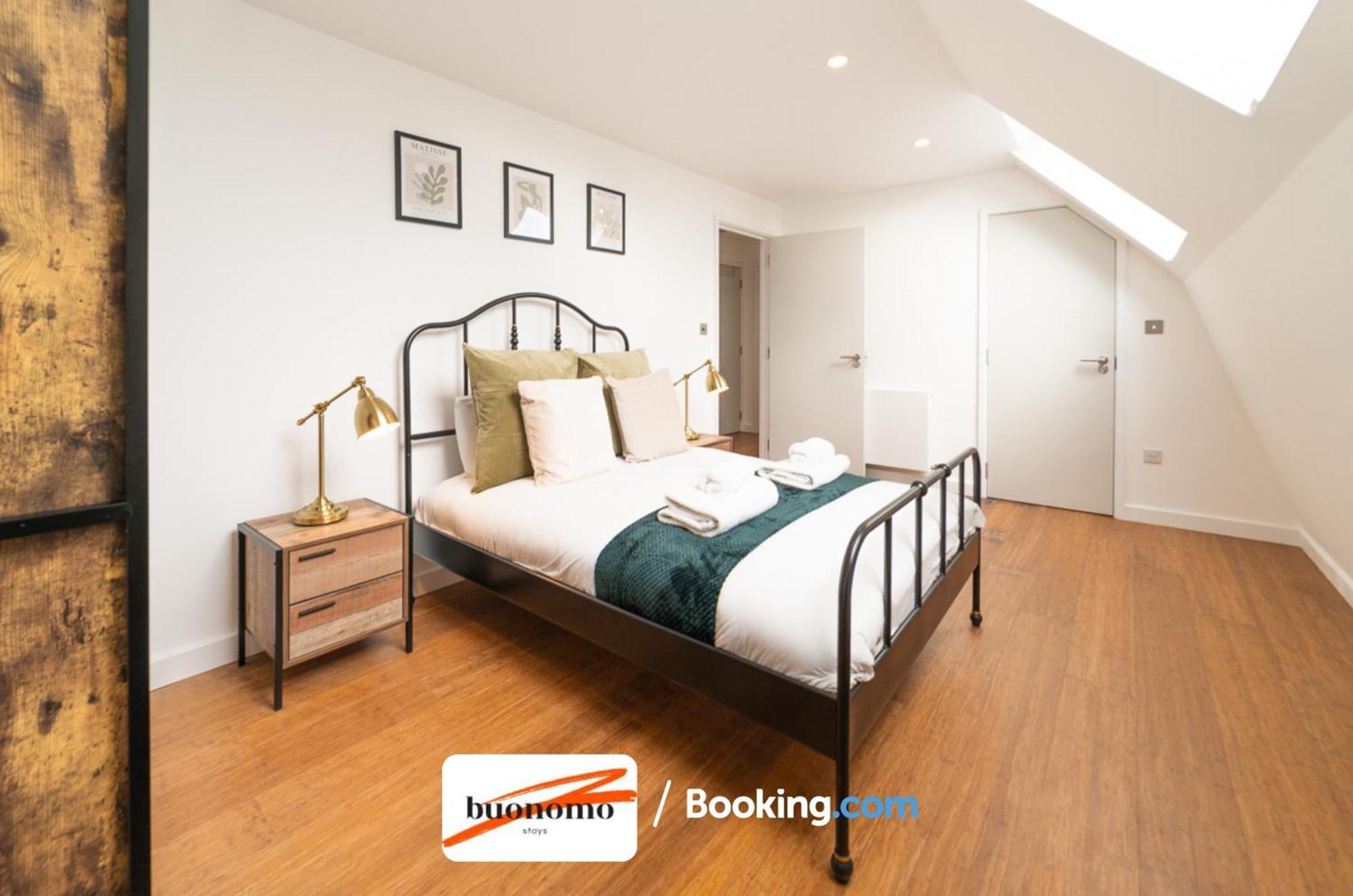 Two Bedroom Apartment At Buonomo Stays Short Lets & Serviced Accommodation Лондон Экстерьер фото